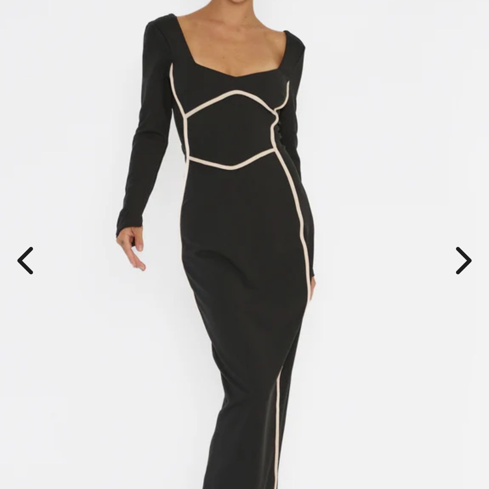 Chic Black and Cream Long Sleeve Gown